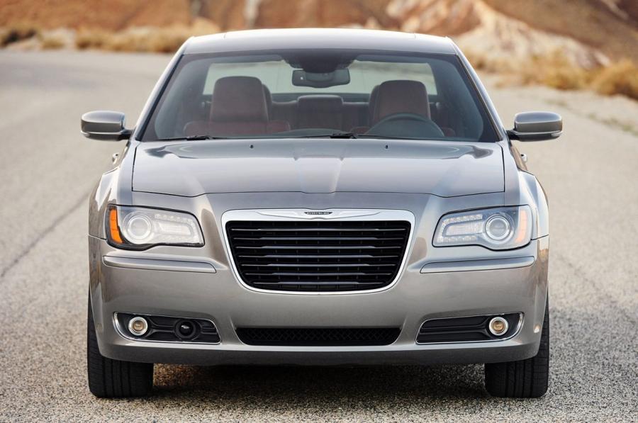  Chrysler 300C S 2012 года  (фото 43 из 46)